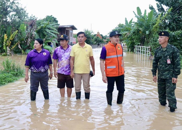 น่านอ่วม! หลังฝนตกหนัก 2 วันติด หลายอำเภอน้ำท่วม ดินสไลด์ ทางขาด ผู้ว่าฯ สั่งเฝ้าระวังพื้นที่เศรษฐกิจ