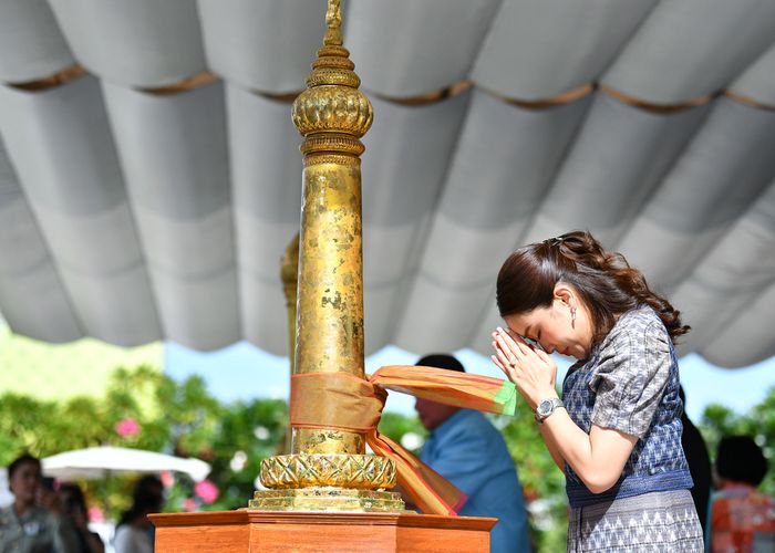 แพทองธาร​ ชินวัตร นายกรัฐมนตรี สักการะศาลหลักเมือง - วัดพระแก้ว เพื่อความเป็นสิริมงคล