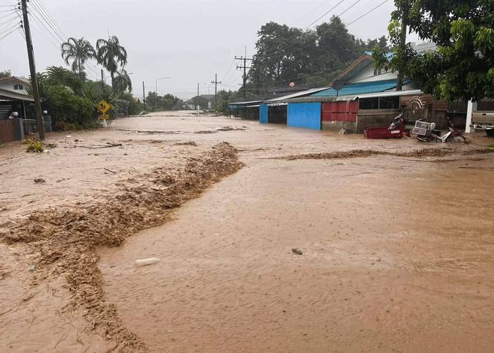 ฝนกระหน่ำเชียงรายกว่าสัปดาห์ เกิดอุทกภัยดินถล่ม 10 อำเภอ  7,591 ครัวเรือน ได้รับผลกระทบ พื้นที่เกษตรเสียหาย 12,828 ไร่