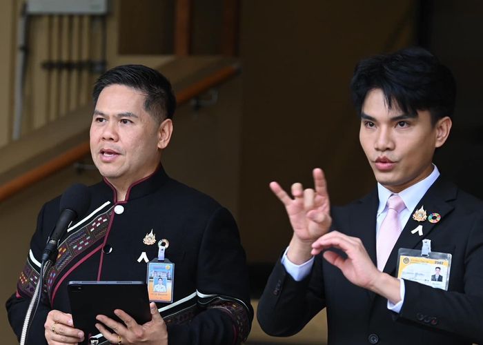 'วราวุธ' รมว.พม. ย้ำ 'คนพิการ' เช็คสิทธิรับเงินหมื่น-แก้ไขบัตรประจำตัวคนพิการ ให้ถูกต้องก่อน 3 ธ.ค. 67