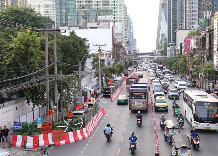 ผู้ว่าฯ ชัชชาติ ลงพื้นที่โครงการรถไฟฟ้าสายสีส้ม ช่วงบางขุนนนท์ - ศูนย์วัฒนธรรมฯ หลังเริ่มปิดการจราจร 1 ช่องทาง