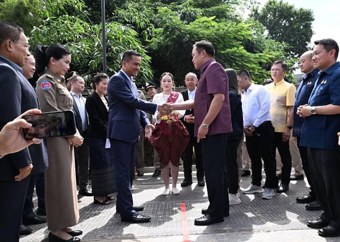 'อนุทิน' เยี่ยมจุดผ่านแดนถาวรบ้านผักกาด เผยเตรียมชง ครม. ก่อสร้างสะพานมิตรภาพไพลิน-จันทบุรี หนุนการค้า-ท่องเที่ยวนำรายได้เข้าประเทศ