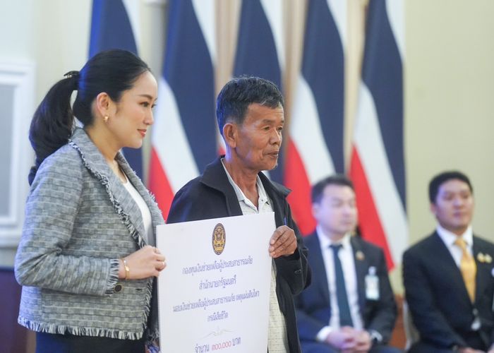 นายกฯ ให้กำลังใจญาติผู้สูญเสียและบาดเจ็บ กรณีเหตุแผ่นดินไหว พร้อมมอบเงินกองทุนช่วยเหลือ กว่า10ล้านบาท
