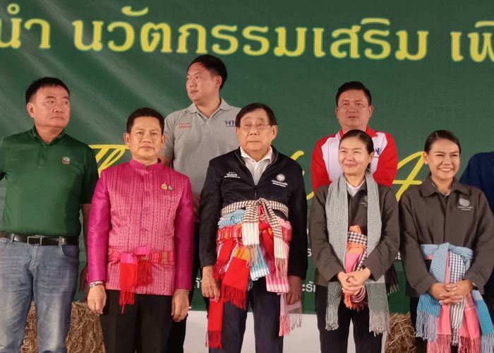 ‘พิชัย’ ขุนคลัง ควง ‘จิราพร‘ ลงพื้นที่ร้อยเอ็ด ติดตามโครงการพักหนี้ระยะ 2 - หนุนเพิ่มรายได้เกษตรกร