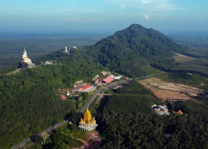 รัฐบาลเตรียมทุ่มงบเฉียดร้อยล้าน พัฒนาพุทธอุทยานเขาเล่ ให้เป็นสถานที่ท่องเที่ยว 'เมืองหน้าด่าน' อำเภอสะเดา จังหวัดสงขลา