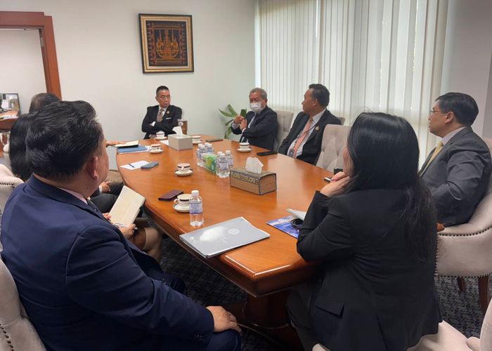 รมว.กต.ประชุมศูนย์ RRC ติดตามสถานการณ์อิสราเอล-อิหร่าน - กำชับ สอท.เตรียมพร้อมแผนอพยพ ขอคนไทยติดตามข่าวสารใกล้ชิด