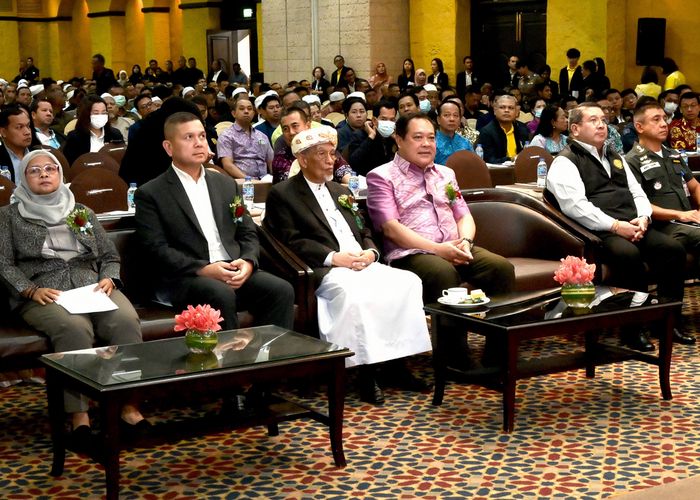'ทวี' นำทัพ 8 หน่วยงาน ผนึกกำลังผู้นำศาสนา-ประชาชน ประกาศ 'ปฏิบัติการวาระพืชกระท่อม 120 วัน ชายแดนใต้'