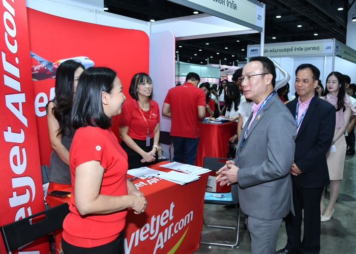 วันแรก Job Expo Thailand 2025 คึกคัก! กระแสตอบรับแรง งานสายบริการ-การบินแห่สมัครไม่ขาดสาย