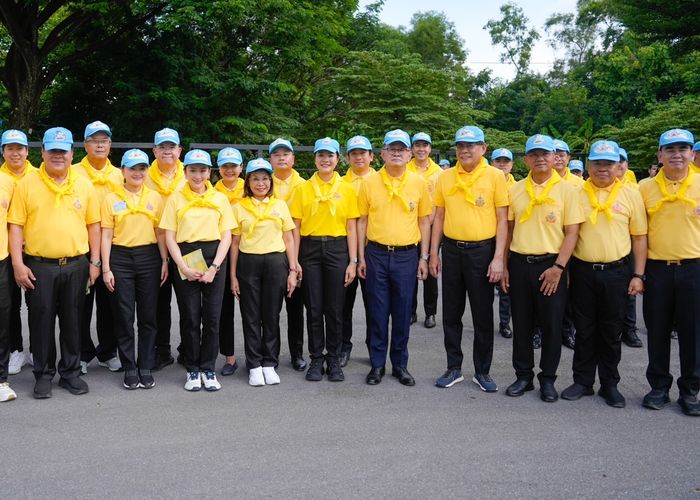 นายกฯพร้อมคณะรัฐมนตรี ศึกษาดูงานหลักสูตรการฝึกปฏิบัติ งานเศรษฐกิจพอเพียง และร่วมทำกิจกรรมของศูนย์ฝึกโรงเรียนจิตอาสา 904