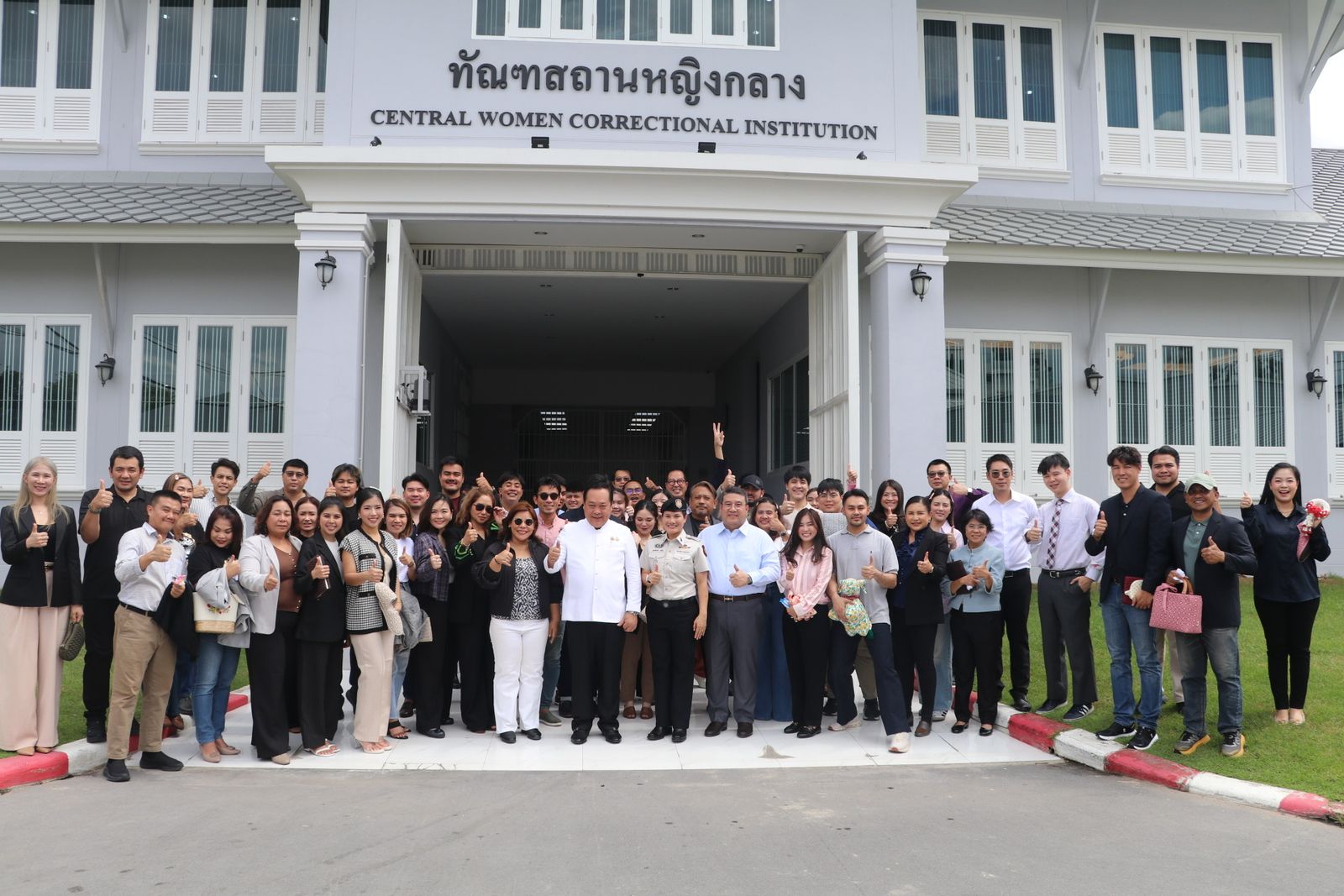 ทวี สอดส่อง