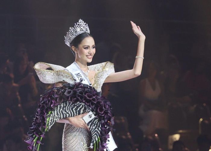 57 ปีที่รอคอย ‘โอปอล สุชาตา’ สร้างประวัติศาสตร์ คว้ามิสเวิลด์ 2025 คนแรกของไทย...นายกฯ ชื่นชมเตรียมเปิดทำเนียบฯ ต้อนรับ