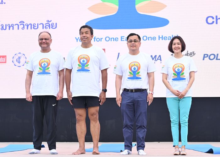 กทม. ร่วมงานวันโยคะสากล