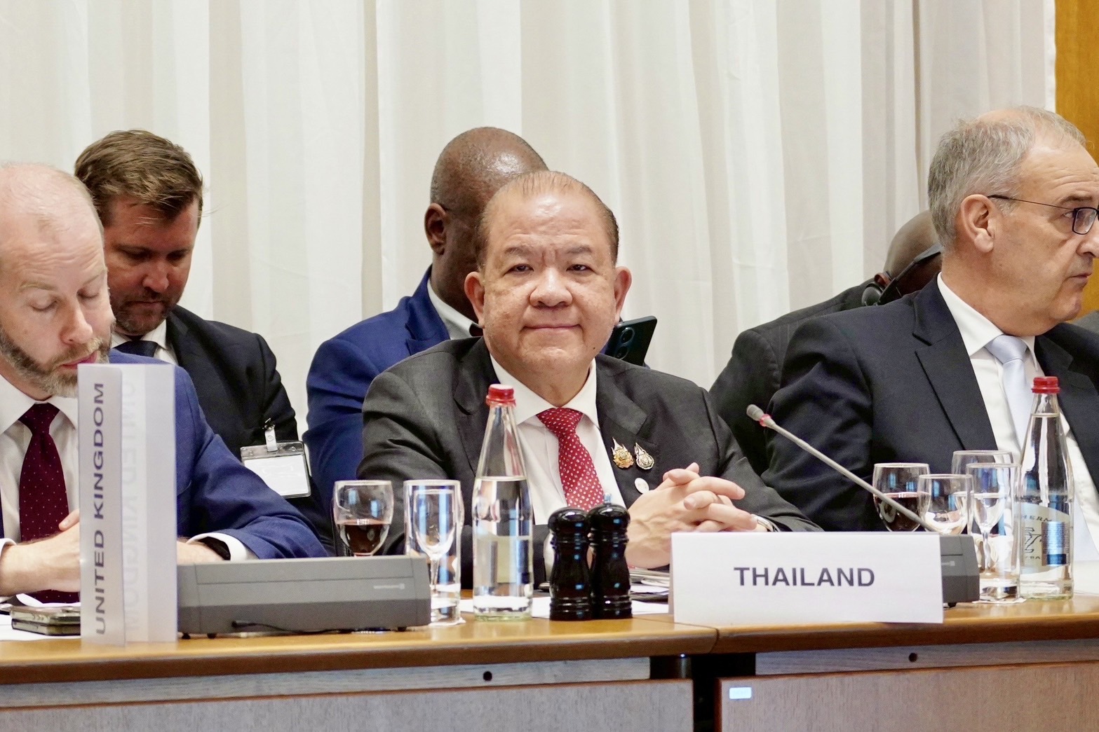 พิชัย นริพทะพันธุ์ 