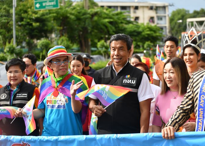 We All Pride! กทม. ร่วมโบกธงสีรุ้ง “รัก เข้าใจ ศักดิ์ศรี เท่าเทียม” ฉลองความหลากหลายและความเท่าเทียม