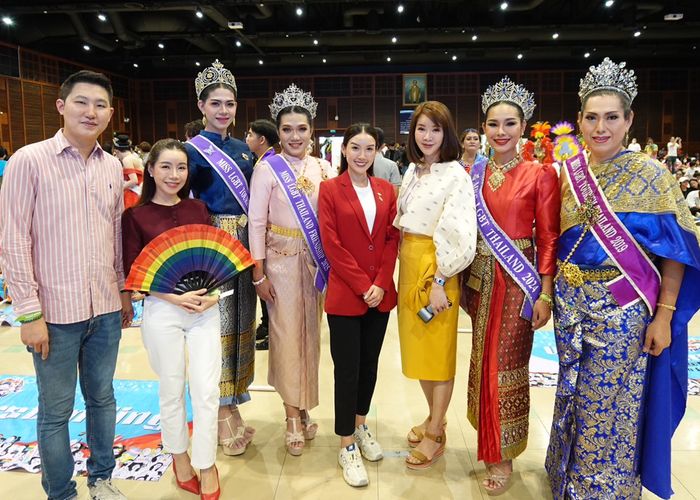 'เพื่อไทย' ร่วมเฉลิมฉลอง PRIDE MONTH เดินขบวนพาเหรด “We All Pride Thailand 2025 @ Bangkapi”