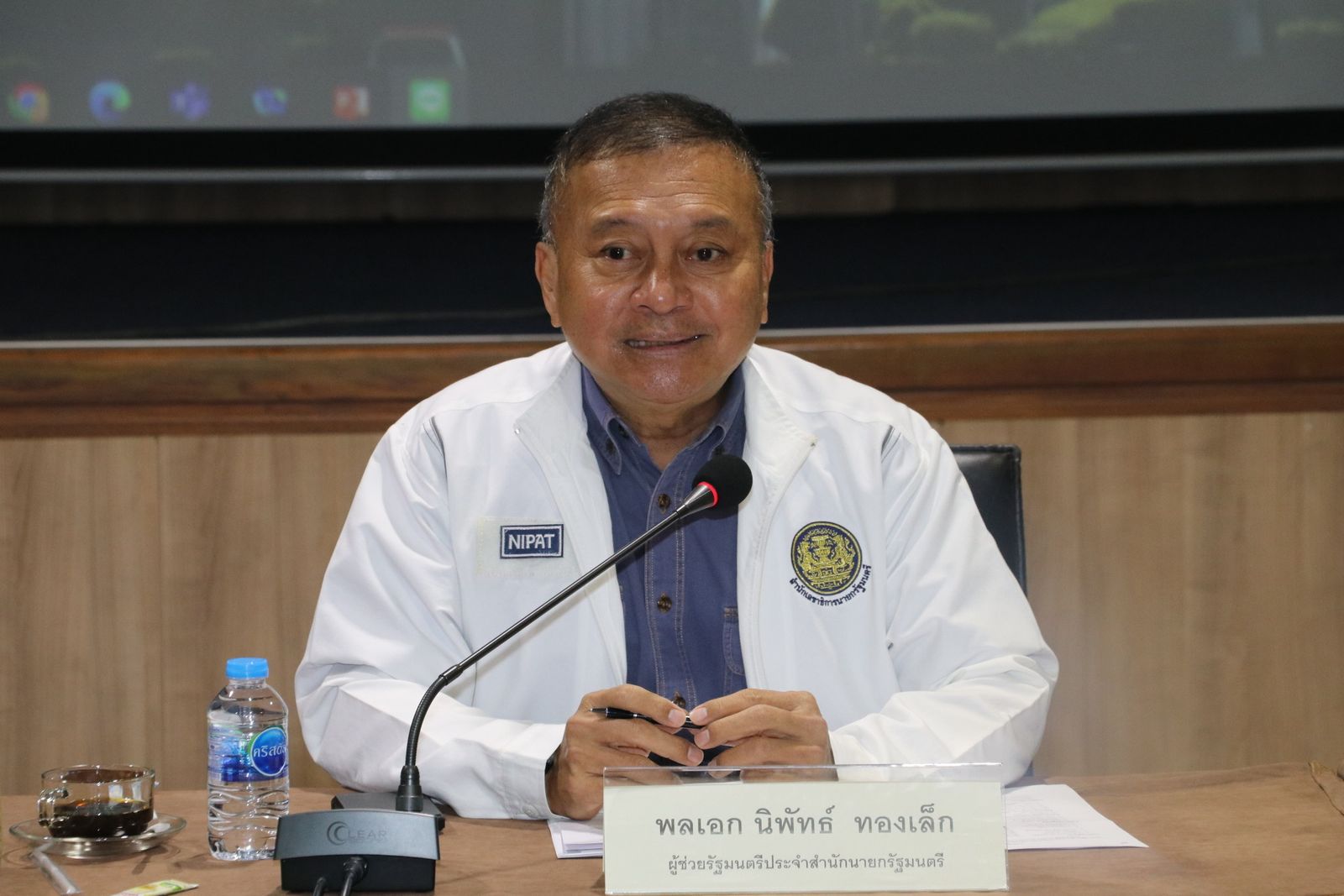 นิพัทธ์ ทองเล็ก