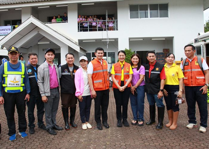 'ธีรรัตน์' ลงพื้นที่น้ำท่วมน่าน รุดติดตามสถานการณ์อุทกภัยโรงพยาบาลสนาม และโรงพยาบาลน่าน คาดจะกลับเข้าสู่ภาวะปกติใน 2-3 วัน