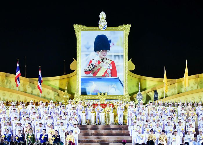 รองนายกฯสุริยะ เป็นประธานในพิธีถวายเครื่องราชสักการะ และพิธีจุดเทียนถวายพระพรชัยมงคล พระบาทสมเด็จพระเจ้าอยู่หัว เนื่องในโอกาสวันเฉลิมพระชนมพรรษา