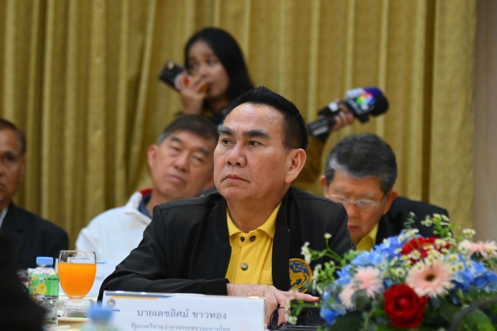 เดชอิศม์ ขาวทอง รัฐมนตรีช่วยว่าการกระทรวงมหาดไทย