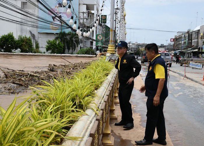 'ประเสริฐ' ลงพื้นที่ 'สุโขทัย' ติดตามแก้ไขสถานการณ์น้ำท่วมใกล้ชิด สั่งการทุกหน่วยเร่งช่วยเหลือประชาชน - บริหารจัดการน้ำเชิงรุก