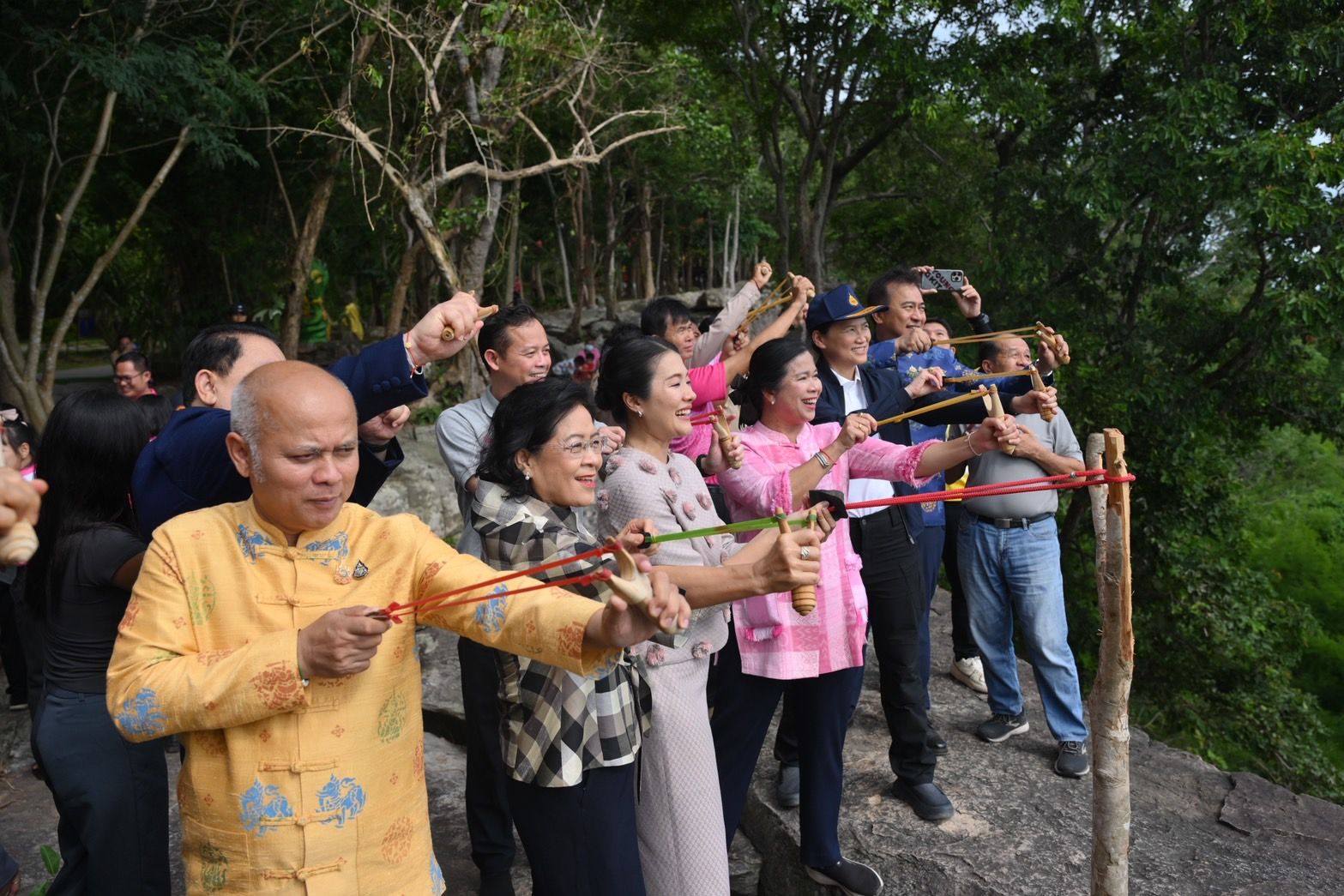 ธีรรัตน์ สำเร็จวาณิชย์ รัฐมนตรีช่วยว่าการกระทรวงมหาดไทย