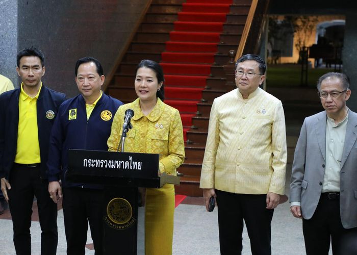 มท. 2 ติดตามสถานการณ์ชายแดนไทย-กัมพูชา กำชับหน่วยงานใน มท. ต้องช่วยเหลืออย่างรวดเร็ว - ปภ. ขานรับ เร่งประสานจังหวัดแจงแนวทางหลักเกณฑ์การใช้เงินทดรองราชการฯ