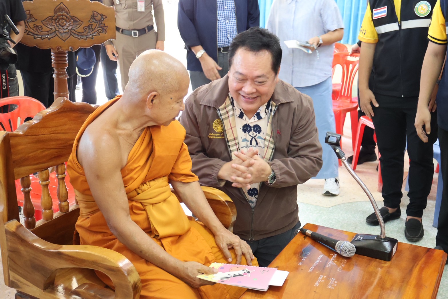 ทวี.png