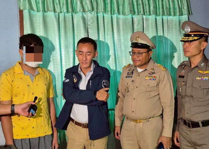 มท.1 ภูมิธรรม ลุยต่อ! สั่งชุดปฏิบัติการพิเศษฯ บุกจับ Admin นำเด็กมาเปลือยไลฟ์หาประโยชน์ พร้อมช่วย 2 เด็กสาวเหยื่อค้ามนุษย์