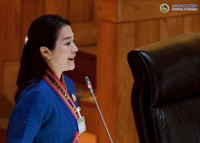 'ธีรรัตน์' ตอบกระทู้ถามประเด็น 'การแก้ไขปัญหาสถานะบุคคลเพื่อขจัดความเหลื่อมล้ำและคืนศักดิ์ศรีความเป็นมนุษย์'