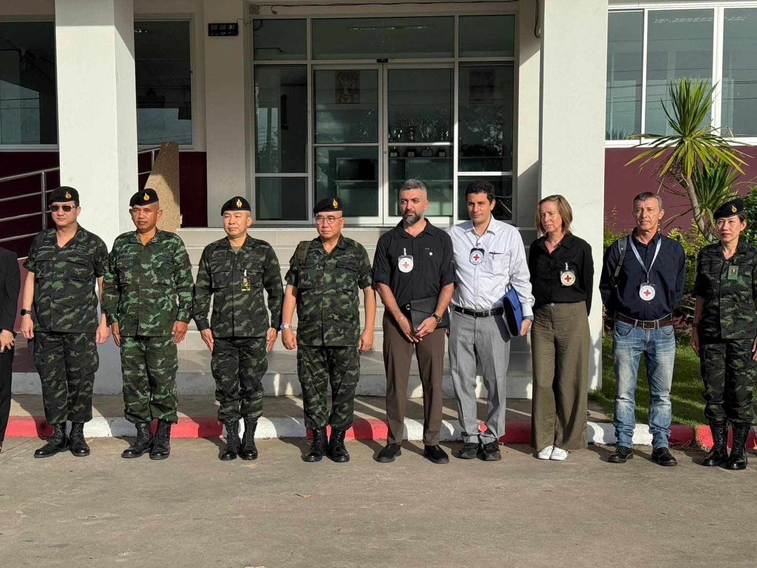 กองทัพบกเปิดพื้นที่ให้คณะ ICRC เข้าเยี่ยมเชลยศึกกัมพูชา