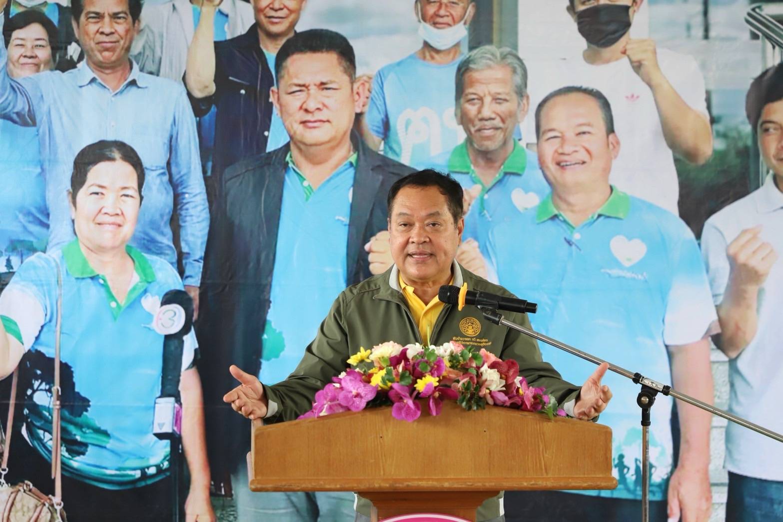 พันตำรวจเอก ทวี สอดส่อง รัฐมนตรีว่าการกระทรวงยุติธรรม