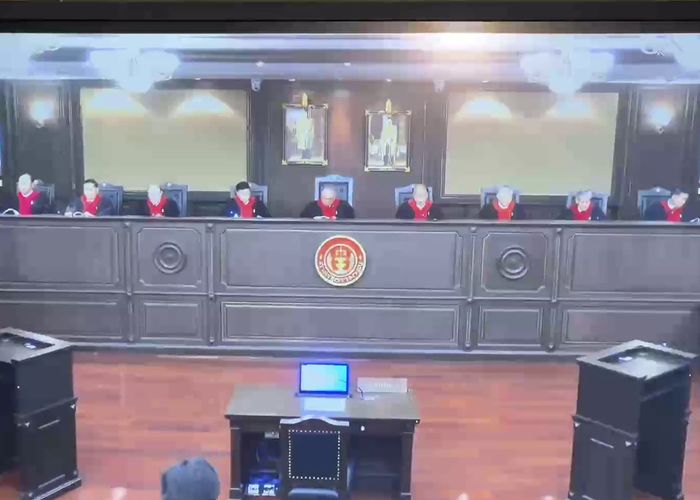 ศาลรัฐธรรมนูญ ยืนยัน ตุลาการพูด 'นั่งลงครับ' ไม่ใช่ 'นั่งลงลูก' เตรียมดำเนินคดีคนปล่อยคลิปบิดเบือน