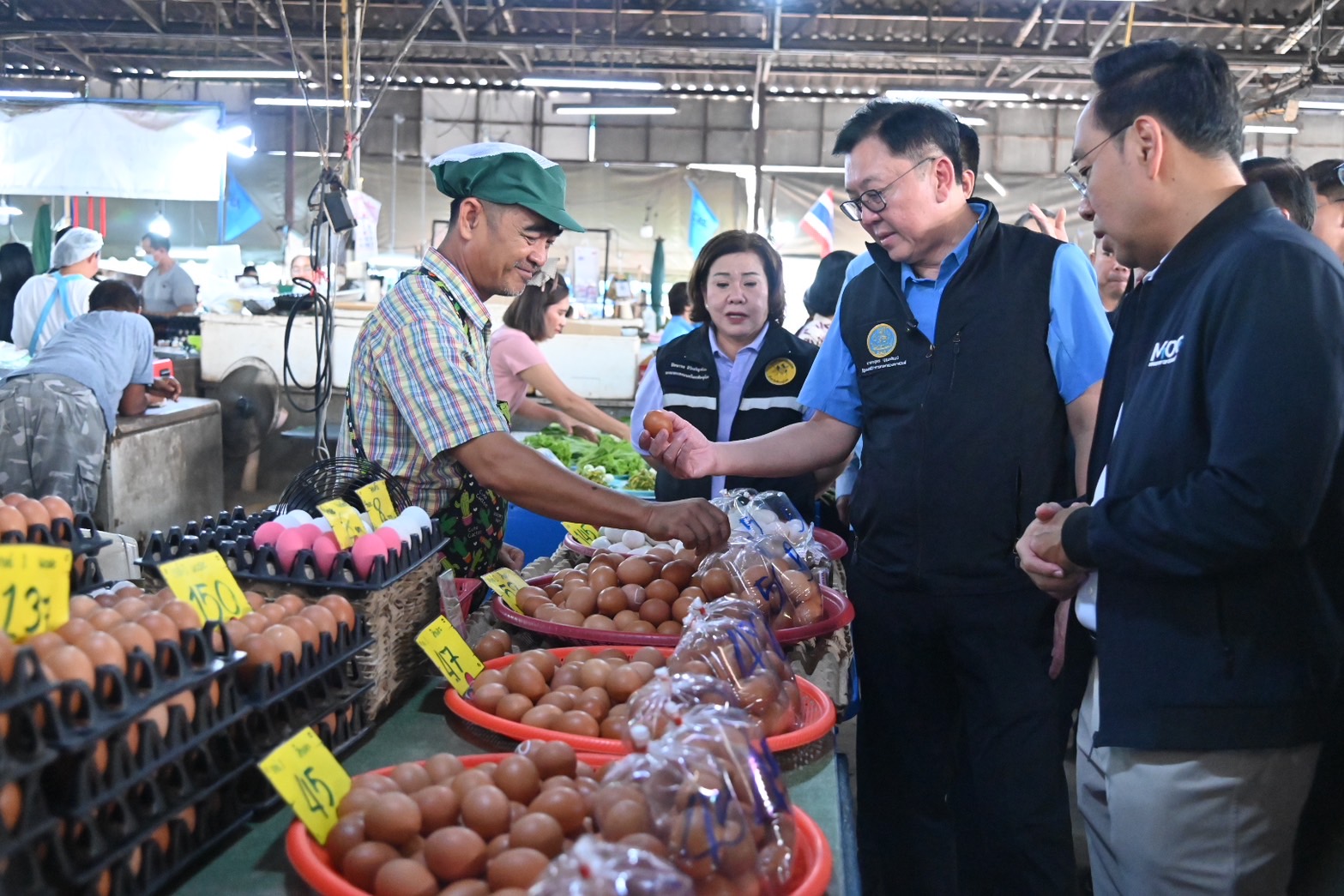 จตุพร บุรุษพัฒน์ รัฐมนตรีว่าการกระทรวงพาณิชย์