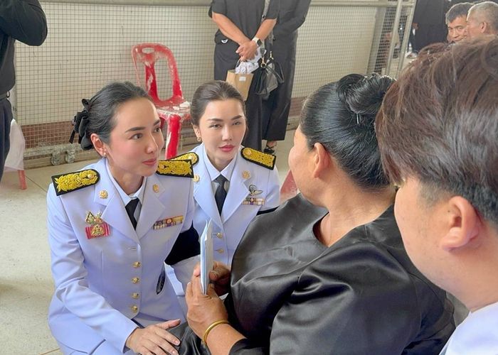 เสมา 2 'ลิณธิภรณ์' ร่วมพิธีพระราชทานเพลิงศพ 'ส.อ.อัมรินทร์ ผาสุก' ทหารไทยปะทะกัมพูชา ย้ำรัฐบาล 'แพทองธาร' ไม่ทอดทิ้งประชาชน
