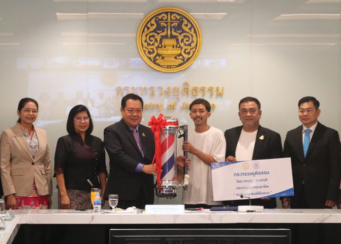 'ทวี' ชู 'การศึกษา' หัวใจหลัก แก้จน-แก้ปัญหายาเสพติด พลิกโอกาสใช้ 'ผู้ถูกคุมประพฤติ' เป็นกำลังพัฒนาประเทศ