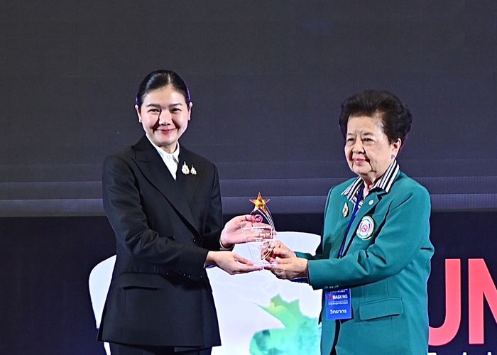 'จิราพร' รับรางวัล 'ผู้ปกป้องเด็กไทยจากบุหรี่ไฟฟ้า The Hero' จาก ศจย. คณะแพทย์ศาสตร์ ม.มหิดล