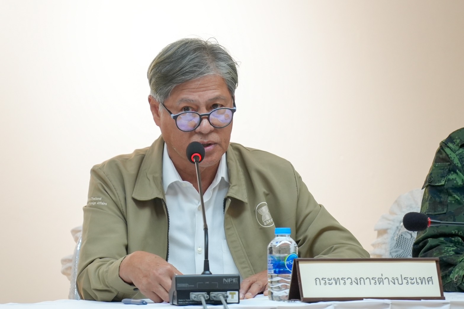 รัศม์ ชาลีจันทร์ ผู้ช่วยรัฐมนตรีว่าการกระทรวงการต่างประเทศ 