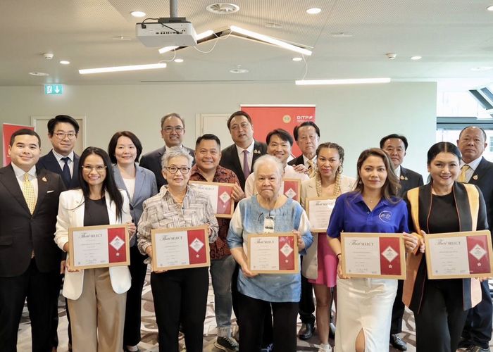 ‘สุชาติ’ มอบตรา Thai SELECT โฉมใหม่ให้ 8 ร้านอาหารไทยในสวิส ดันสู่เวทีโลก เดินหน้าหาทางแก้ปัญหาขาดเชฟ