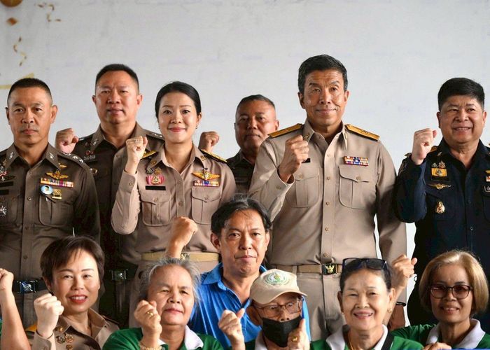 'รมช.ธีรรัตน์' จับมือ 'ผู้ว่าฯ ชัชชาติ' ผบช.น. และ ป.ป.ส. ปล่อยแถวปฏิบัติการ ปล่อยแถวปฏิบัติการ "No Drugs No Dealers"
