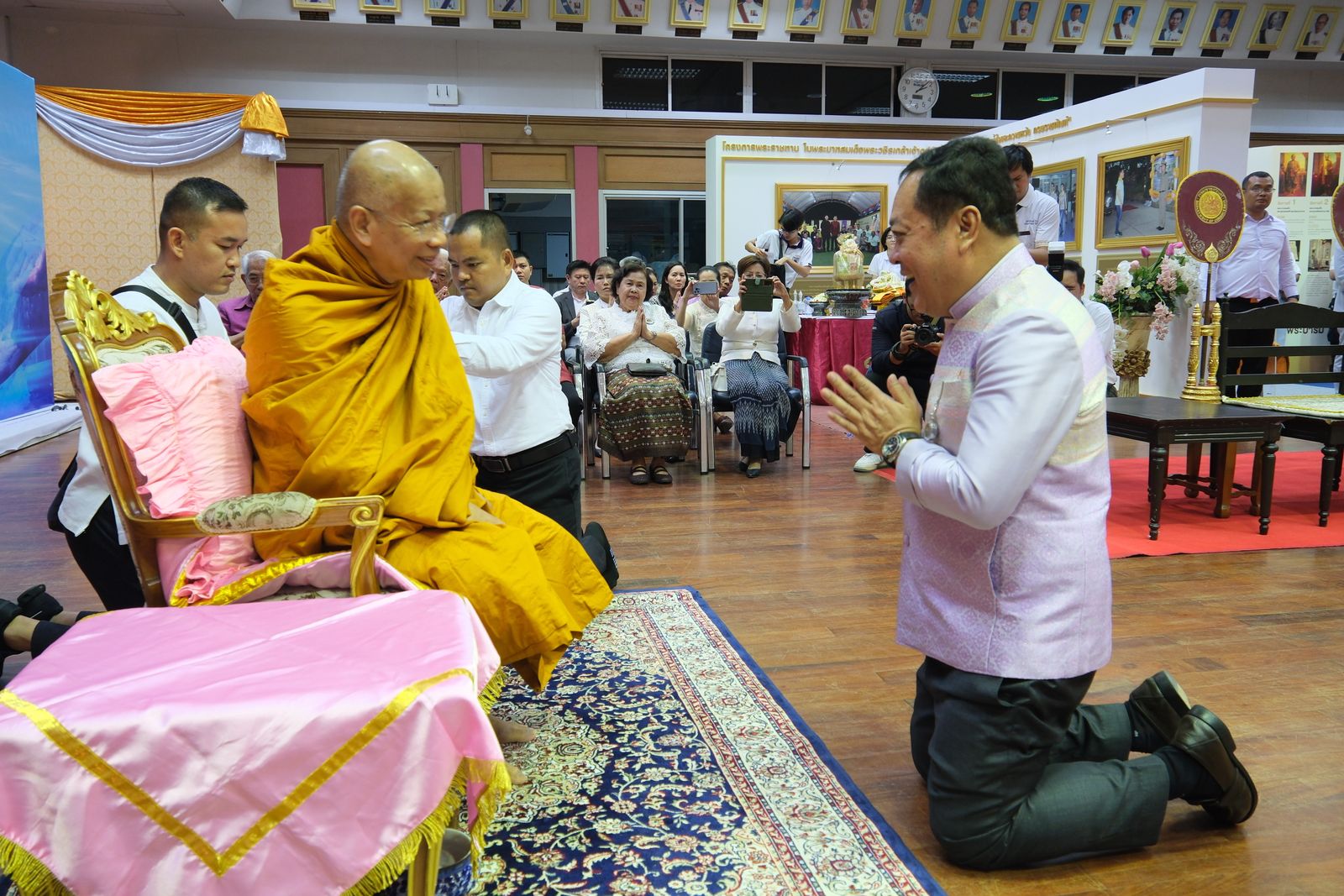 ันตำรวจเอก ทวี สอดส่อง รัฐมนตรีว่าการกระทรวงยุติธรรม