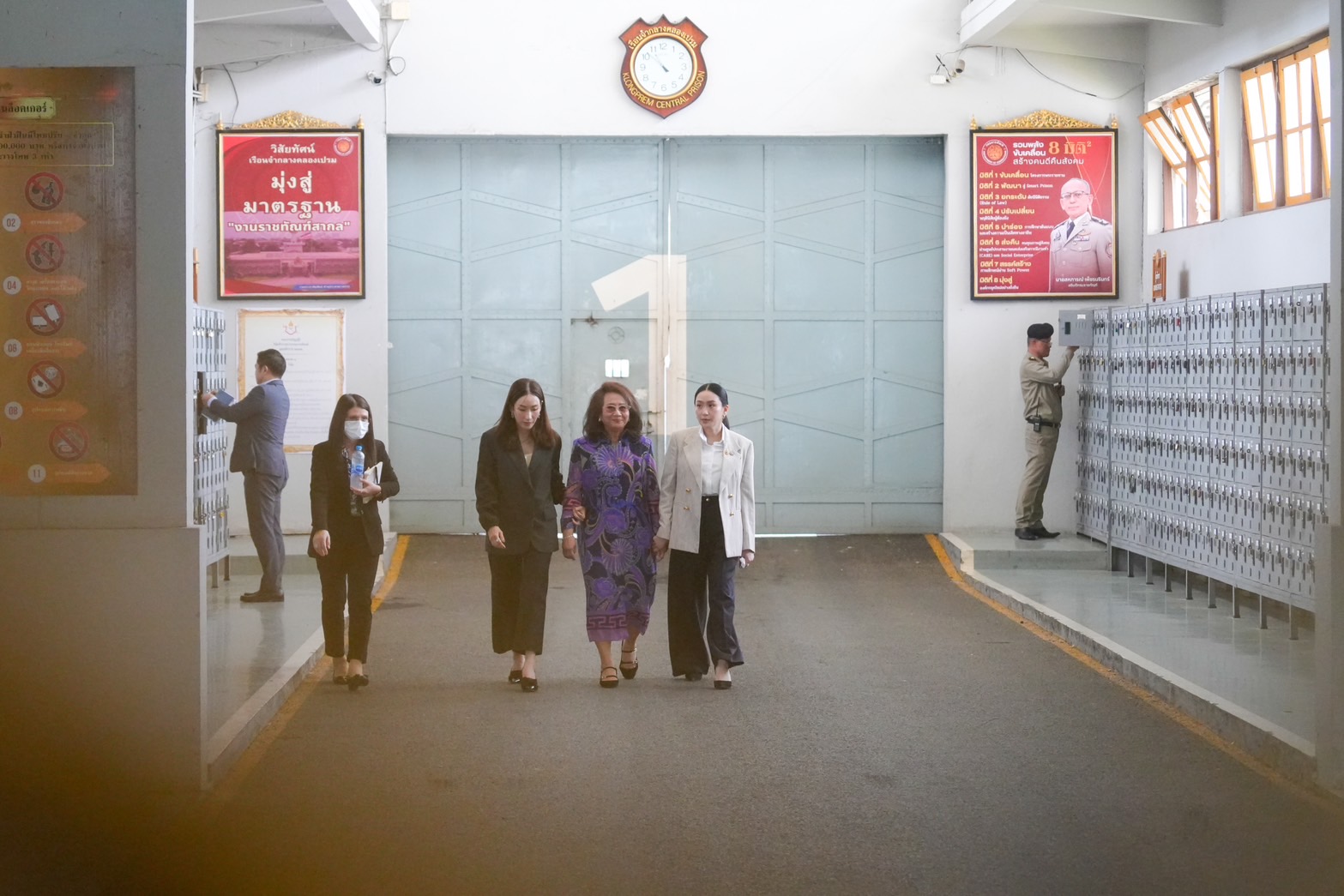 แพทองธาร ชินวัตร พินทองทา ชินวัตร คุณากรวงศ์ คุณหญิงพจมาน ณ ป้อมเพชร