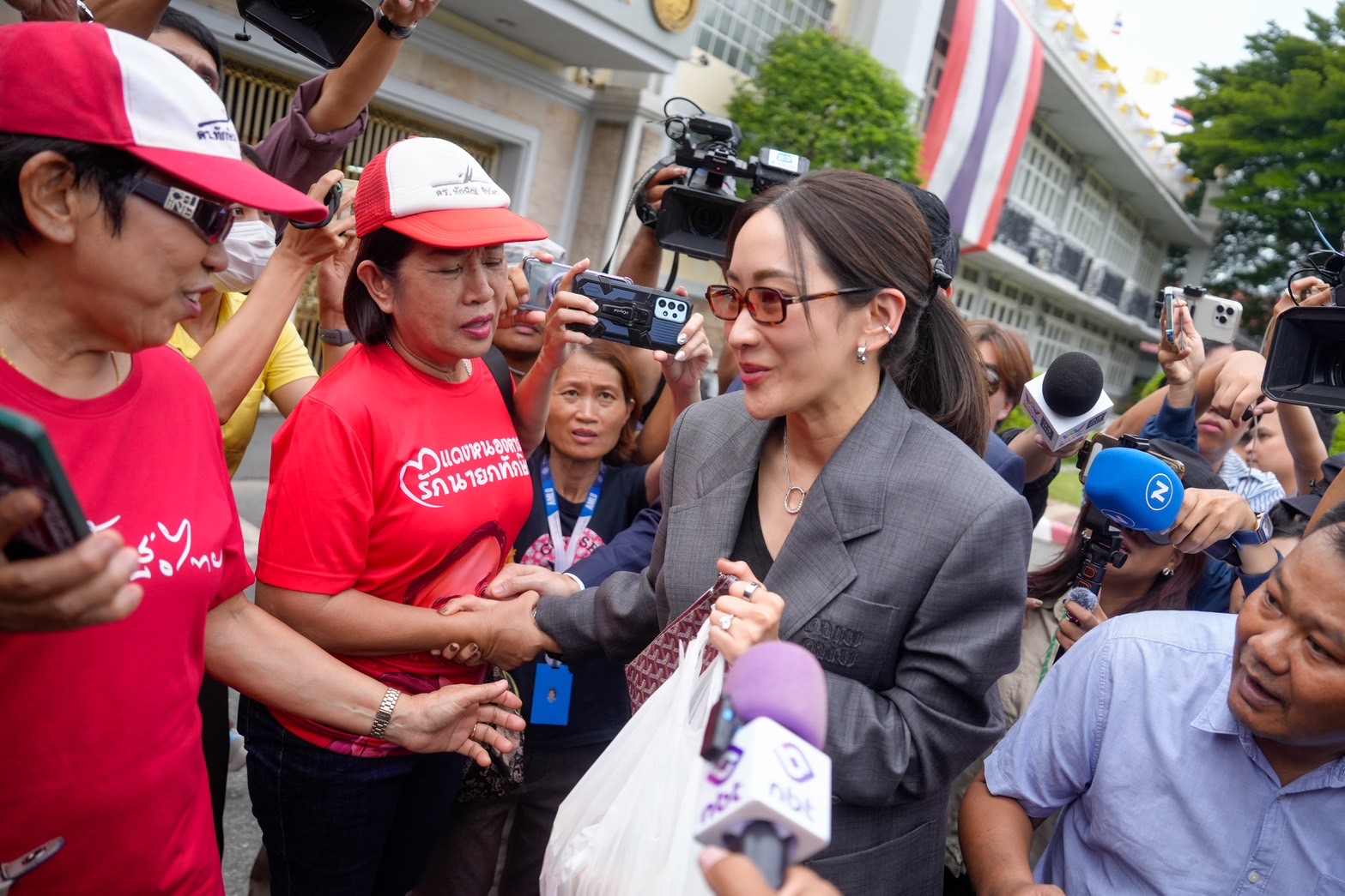 พินทองทา ชินวัตร คุณากรวงศ์ ทักษิณ ชินวัตร ปิฎก สุขสวัสดิ์