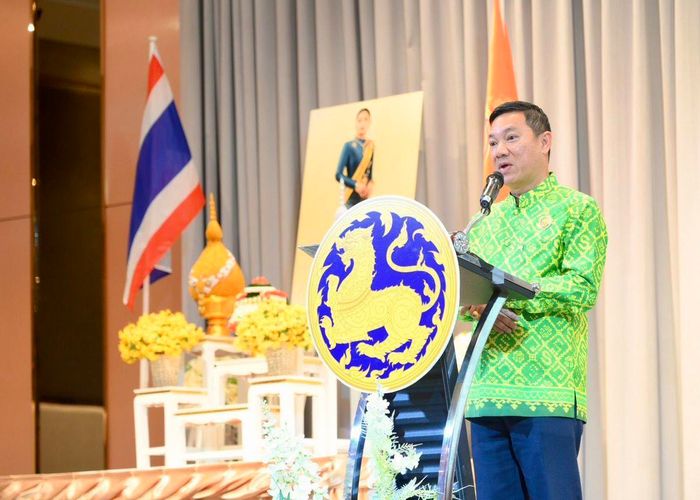 ปลัดมหาดไทยเปิดการประกวดผ้าลายพระราชทาน 'ผ้าลายสิริราชพัสตราภรณ์' และงานหัตถกรรม ระดับภาคใต้