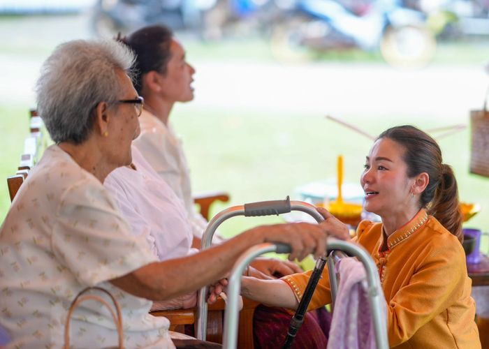 'ภูริกา' ร่วมงานวันสารทไทย (แซนโฎนตา) ประจำปี 2568 เดินสายขอคะแนนเสียงประชาชน อ.ขุนหาญ-อ.ภูสิงห์ เลือกพรรคเพื่อไทย เบอร์ 1