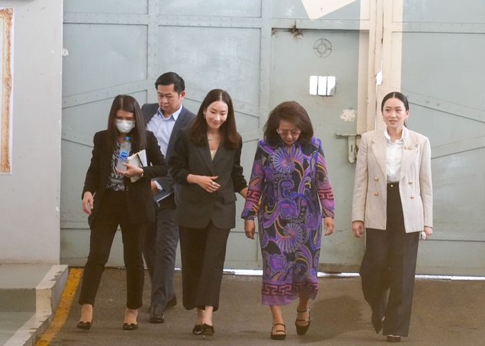 'ท่านทักษิณ ยังคงเป็น ท่านทักษิณ ทุกลมหายใจเข้าออกมีแต่ประชาชนจริงๆ ‘ท่านเข้มแข็งให้เราเห็น เราก็ต้องเข้มแข็งไปกับท่าน' : ทนายวิญญัติ