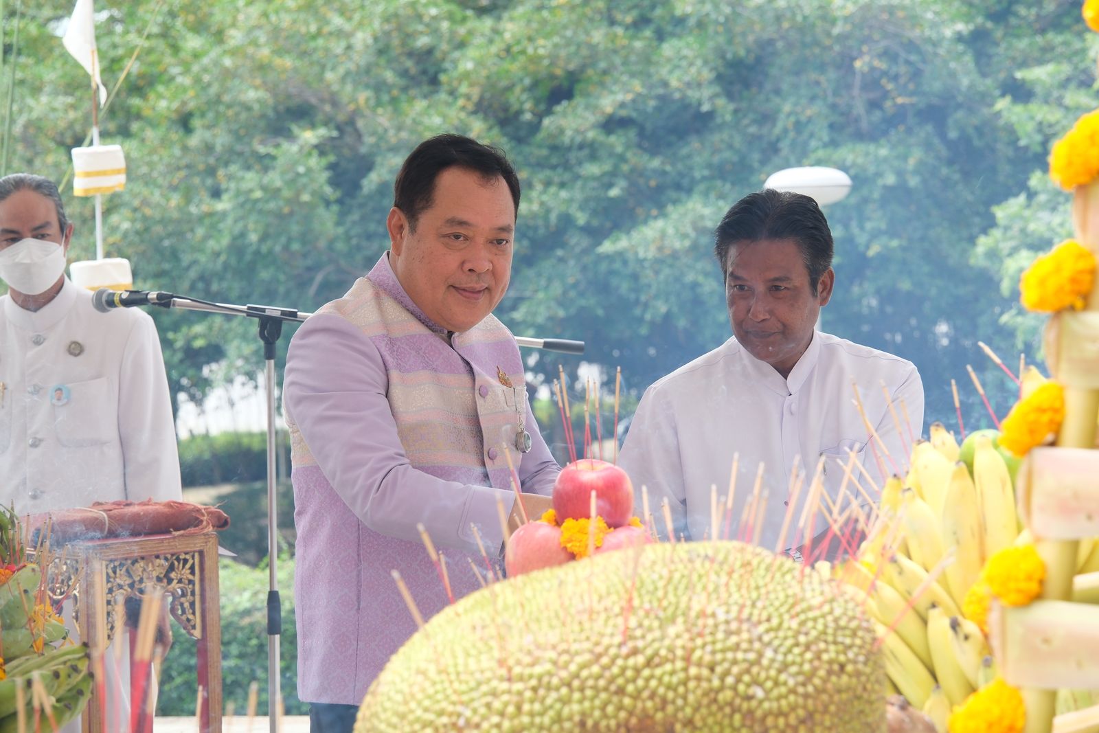 ันตำรวจเอก ทวี สอดส่อง รัฐมนตรีว่าการกระทรวงยุติธรรม