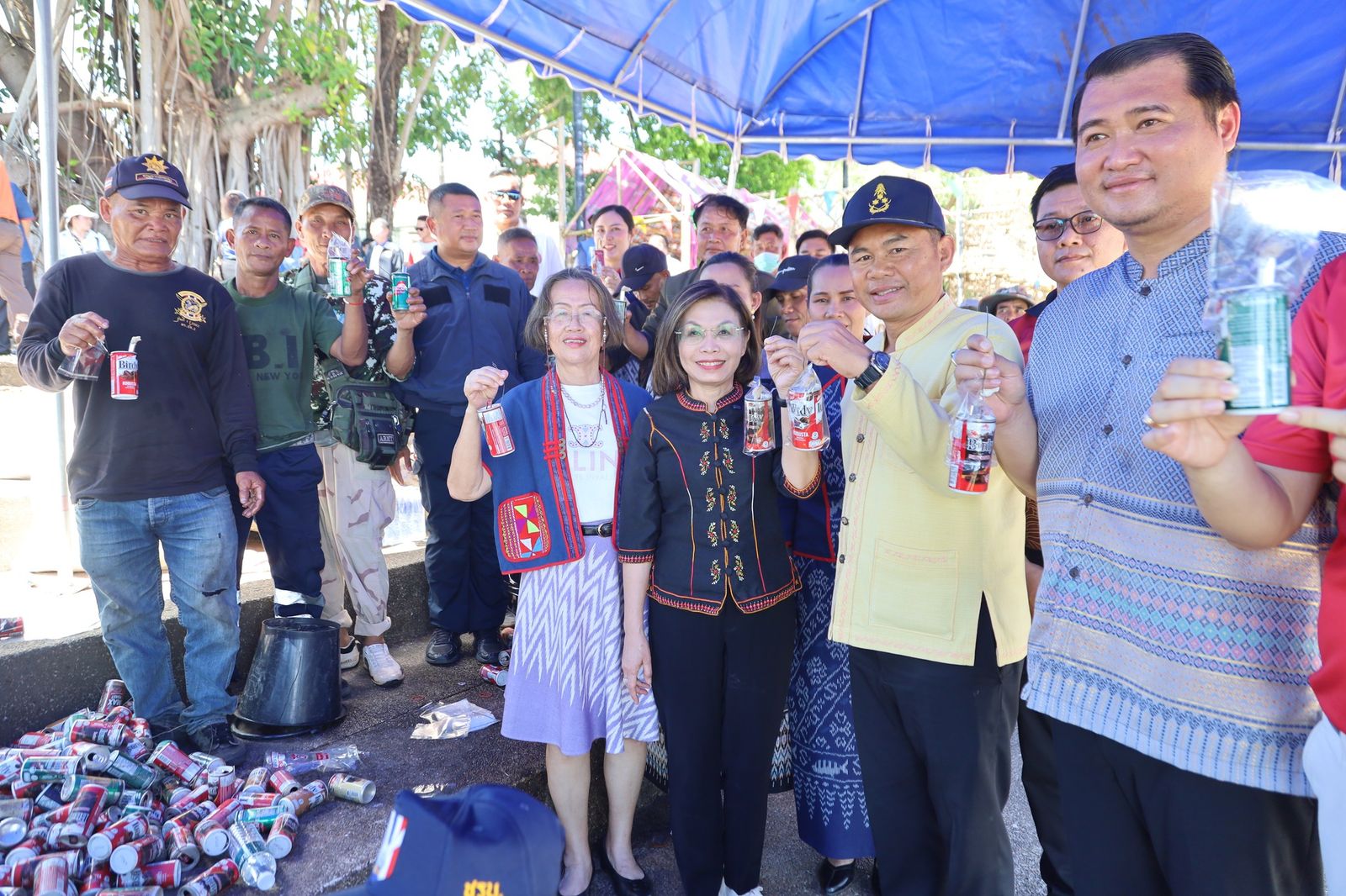 มนพร เจริญศรี 