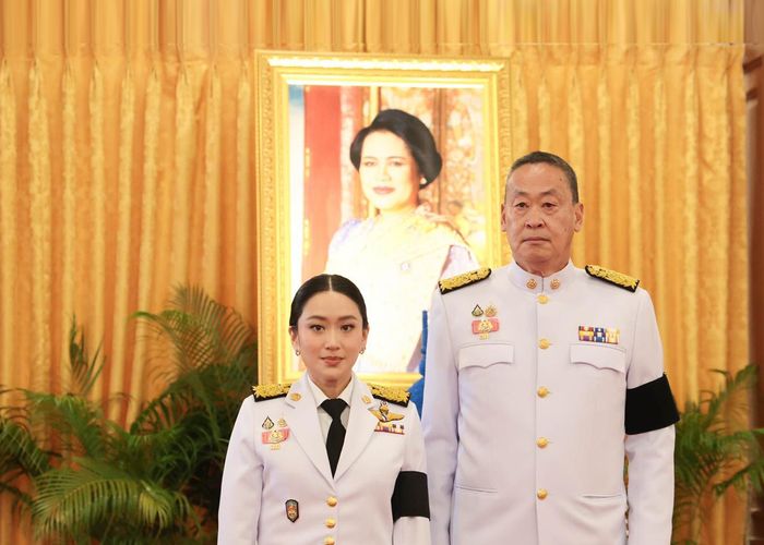 อดีตนายกฯแพทองธาร-อดีตนายกฯเศรษฐา ร่วมถวายน้ำสรงพระบรมศพ ลงนามถวายอาลัย พระบรมราชชนนีพันปีหลวง