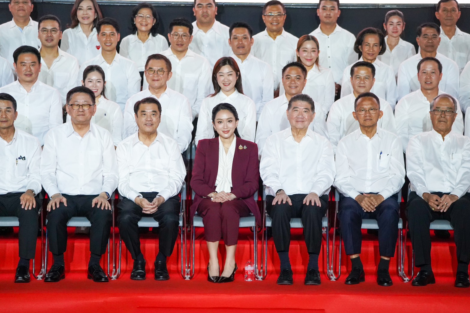 แพทองธาร ชินวัตร หัวหน้าพรรคเพื่อไทย ยกเครื่องเพื่อไทย ยกเครื่องประเทศไทย