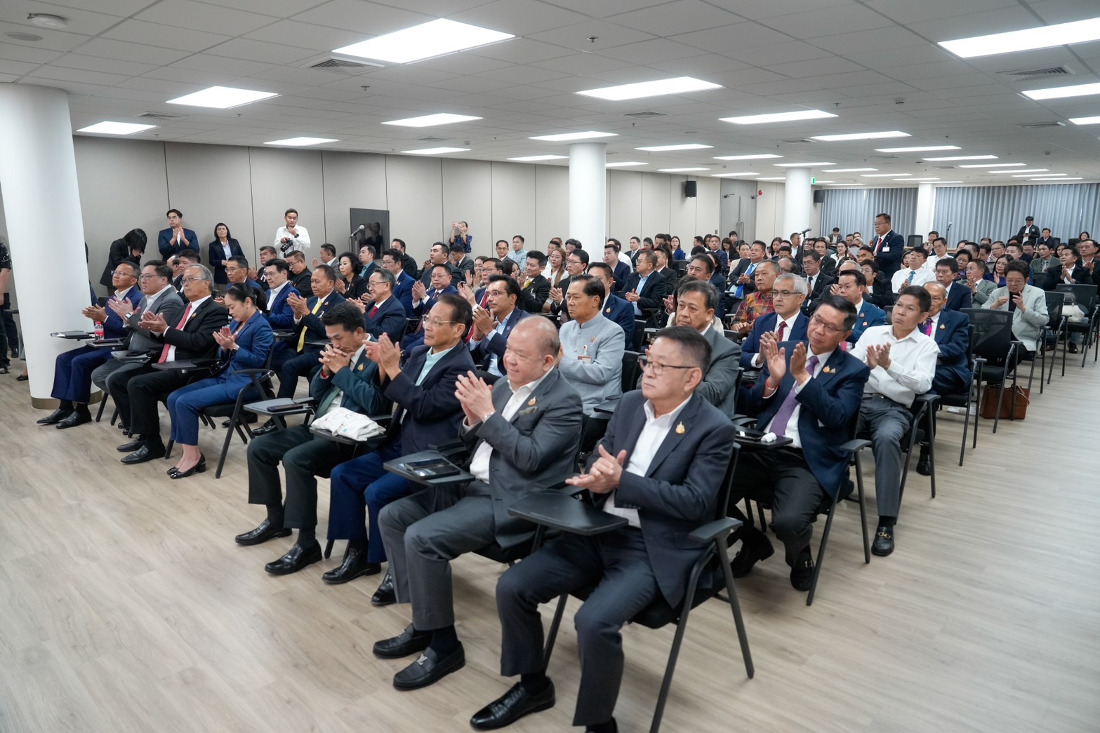แพทองธาร พรรคเพื่อไทย